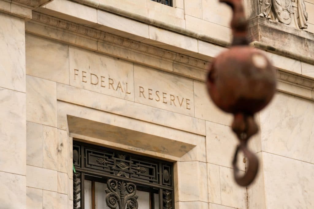 Fed Officials Split as Inflation Data Fuels Rate Hike Debate