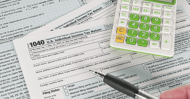 Trump Tax Cuts Boost Refunds as Democrats Push 'Tax the Rich'