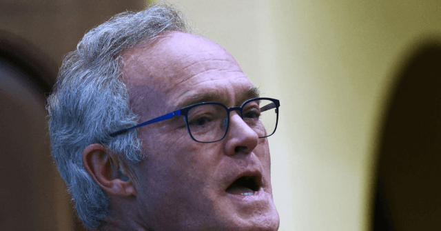 Scott Pelley Confronts New 60 Minutes Boss in Heated Meeting