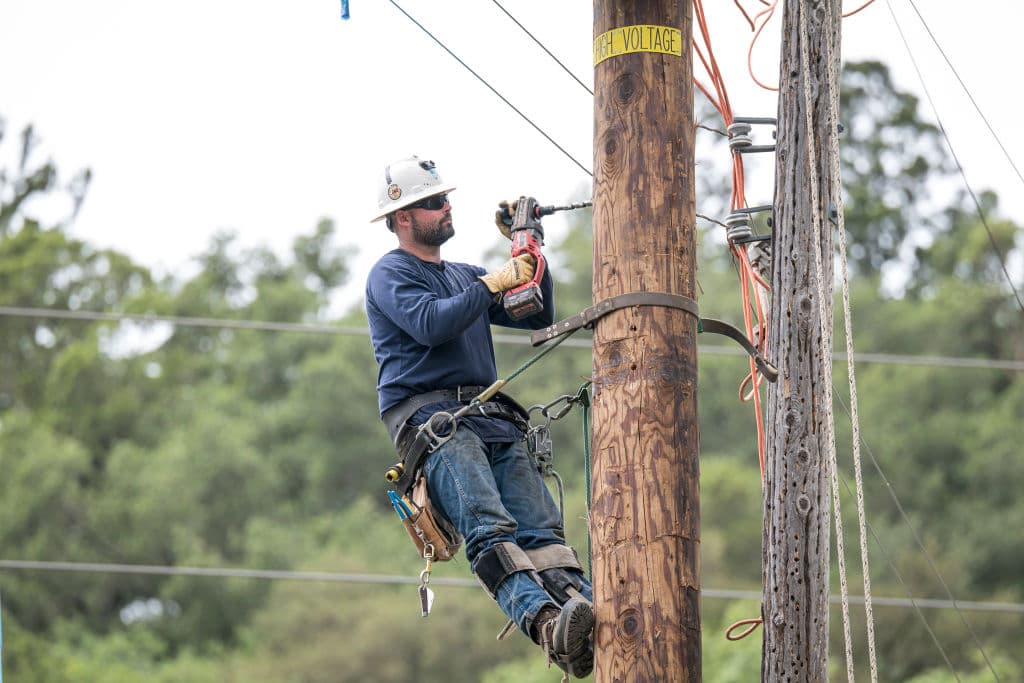 Data Centers Spark Bipartisan Backlash Amid Rising Electricity Bills