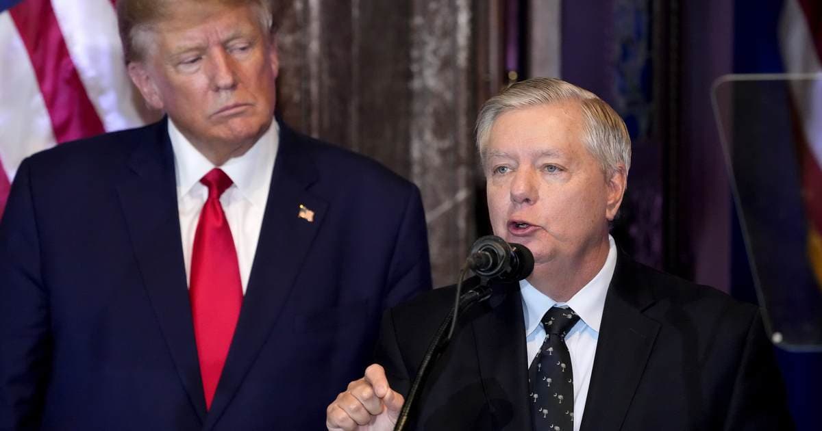 Russia Sanctions Bill Splits Both Parties on Trump's Tariff Power