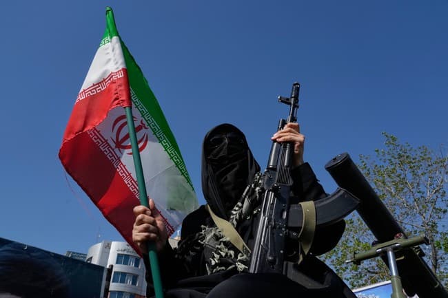 Trump Reimposes Iran Blockade, Demands 20% Shipping 'Toll'