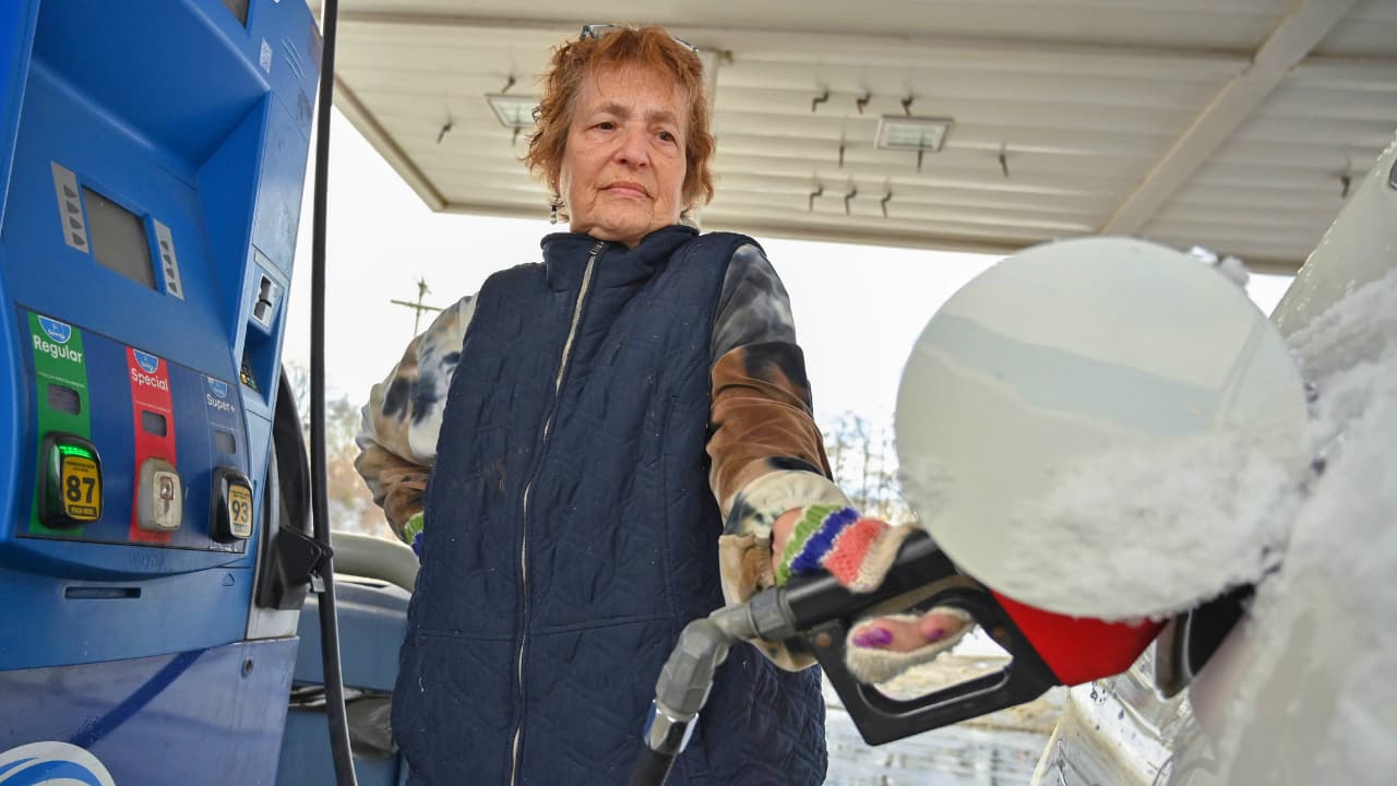 Iran conflict drives gas prices up 59 cents, creating GOP midterm headache