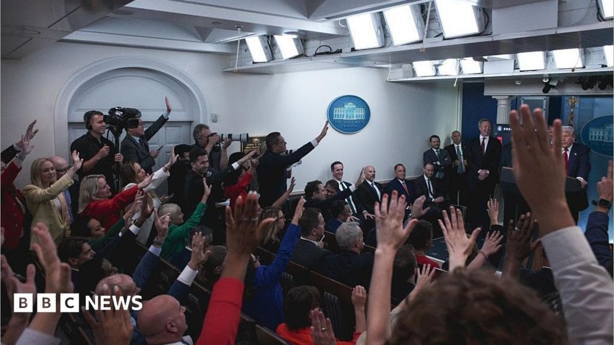 Trump Bars CNN, MS NOW, Politico from White House Grounds