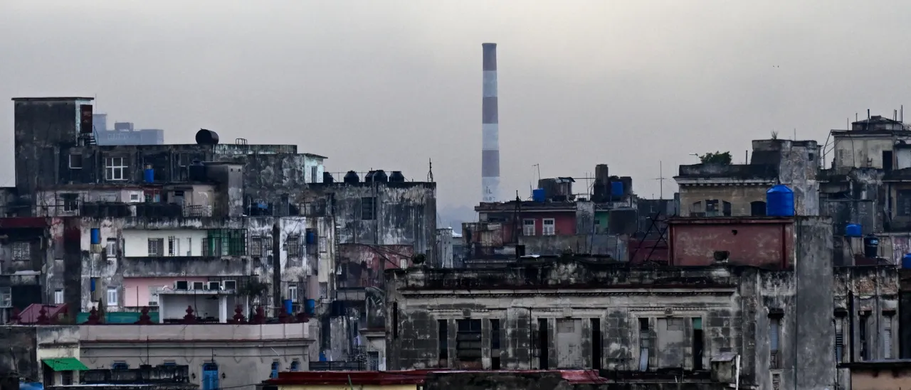 Trump Threatens to 'Take Cuba' as Island's Power Grid Collapses