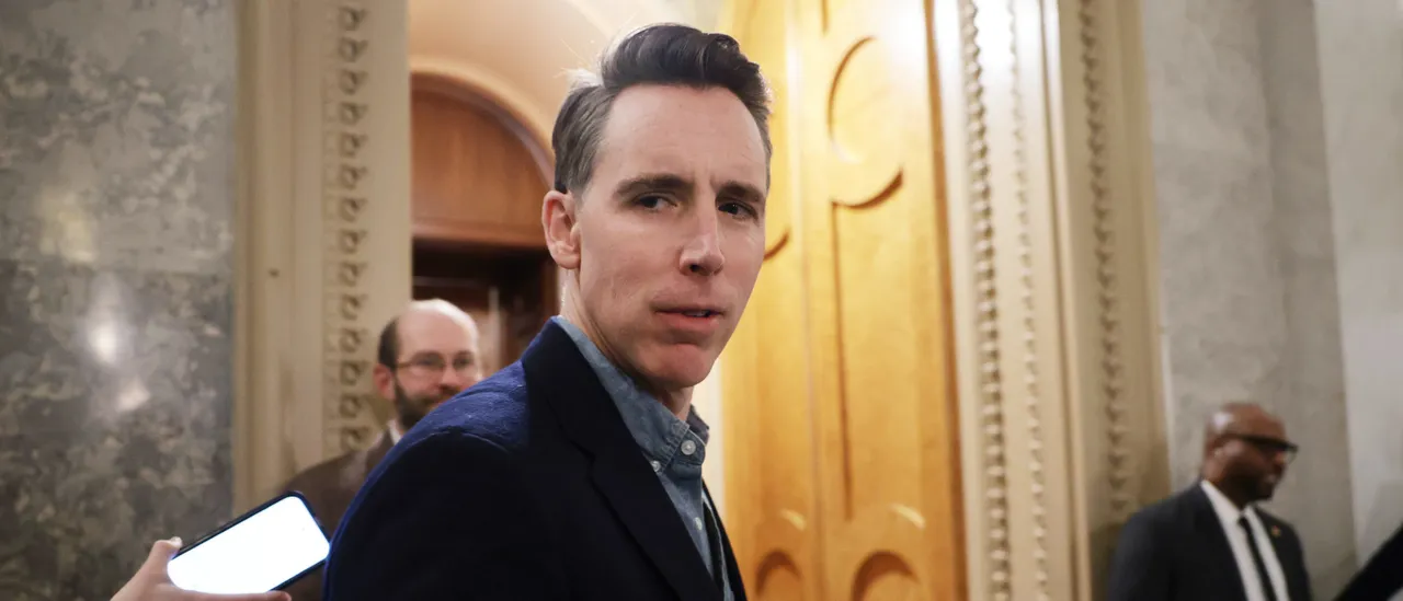 Hawley Introduces Bill to Strip FDA Approval from Abortion Pill