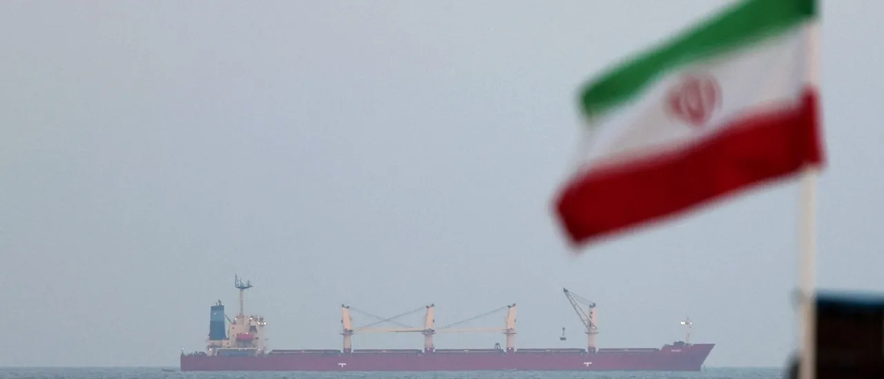 Trump Threatens Renewed Iran Strikes While Ceasefire Negotiations Continue