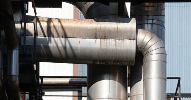 Trump Imposes 100% Tariffs on Foreign Drug Companies