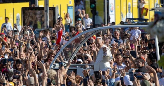 Pope's Historic Parliament Speech Signals Catholic Church's Return to Spanish Politics
