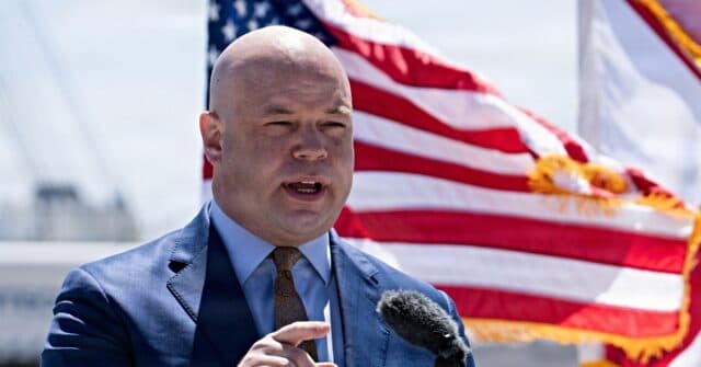 Army Secretary Abruptly Ousted After Clashing With Hegseth Over Purges