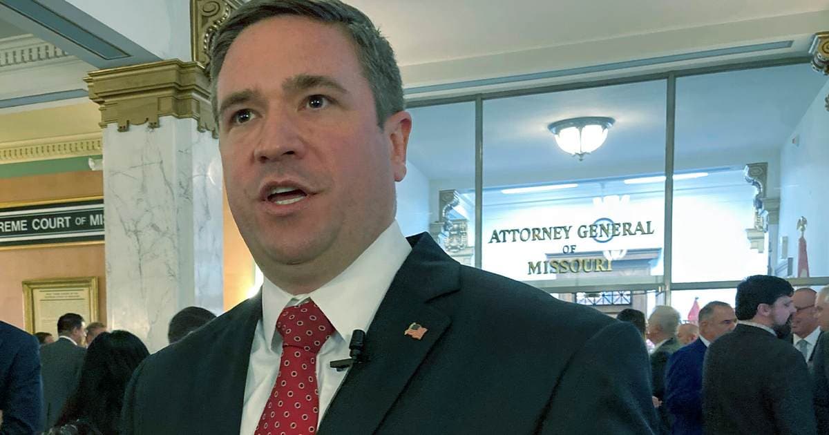 FBI No. 2 Bailey Resigns, Insider Says He 'Did Nothing'