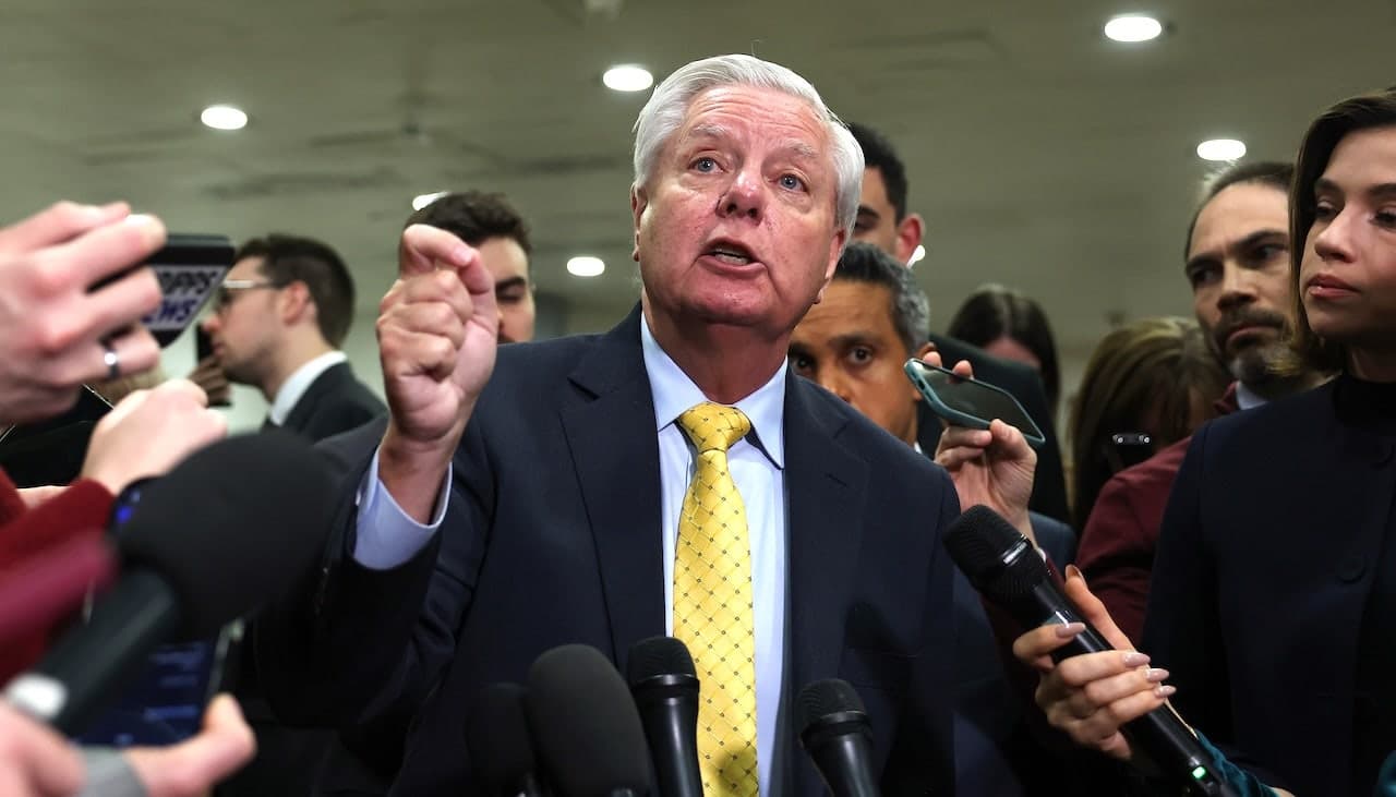 Trump-Backed Graham Faces Crowded GOP Field for Brother's Senate Seat
